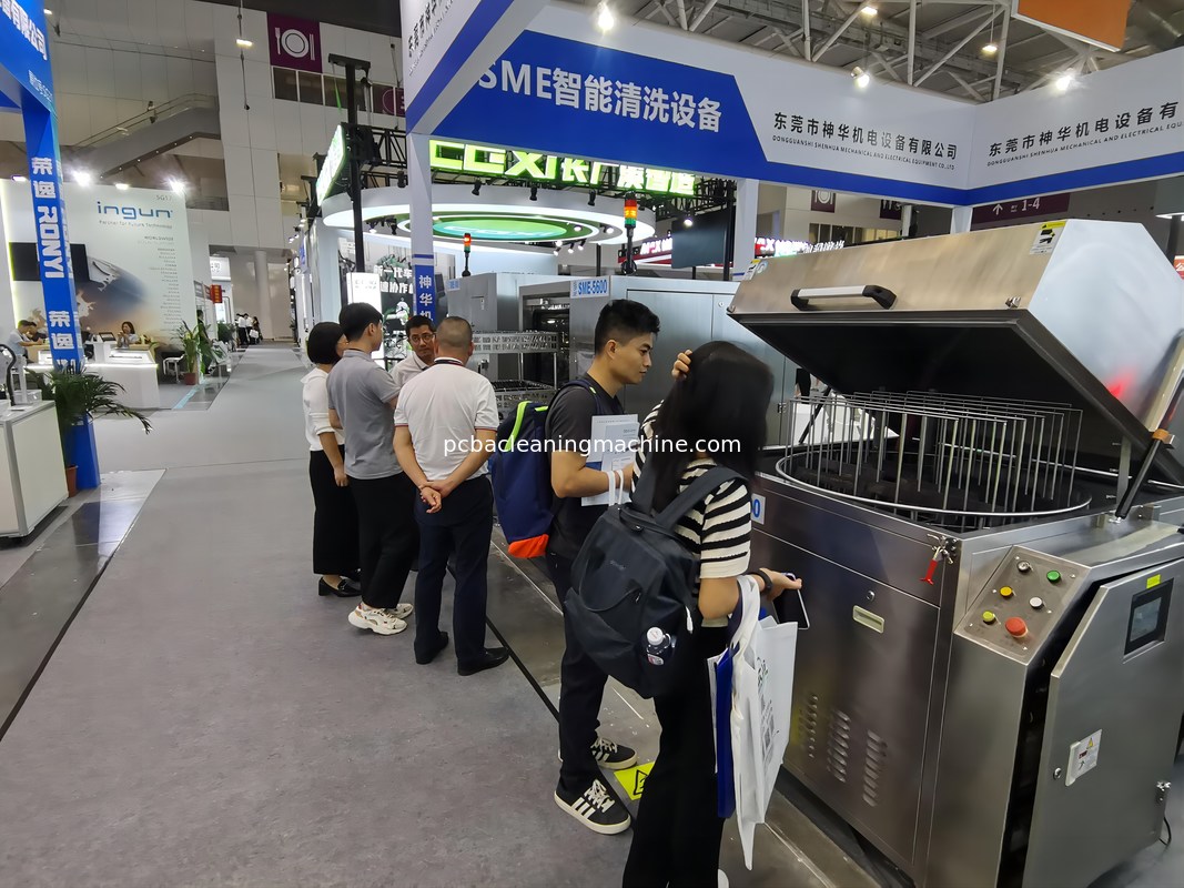 Máy khử chảy phun rửa kiểu mẻ PCBA với 3 ống phun 2 lớp Giỏ PCBA 1 tủ rửa